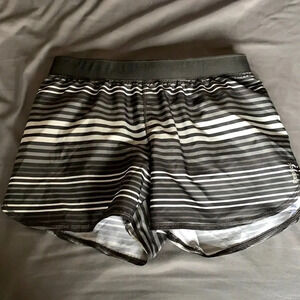 Reebok running shorts size youth XL